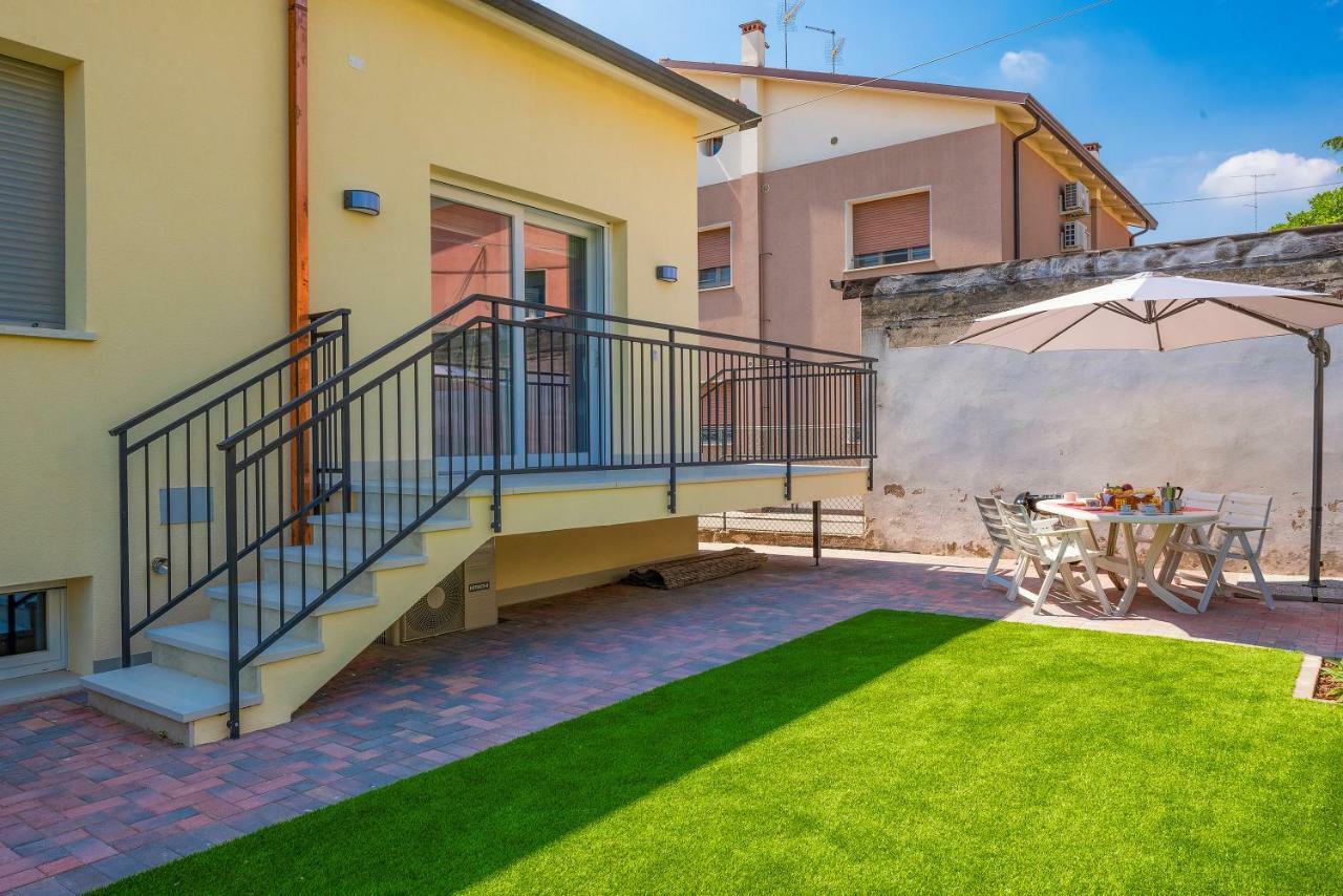 Family House Bivio Villa Peschiera del Garda Eksteriør billede